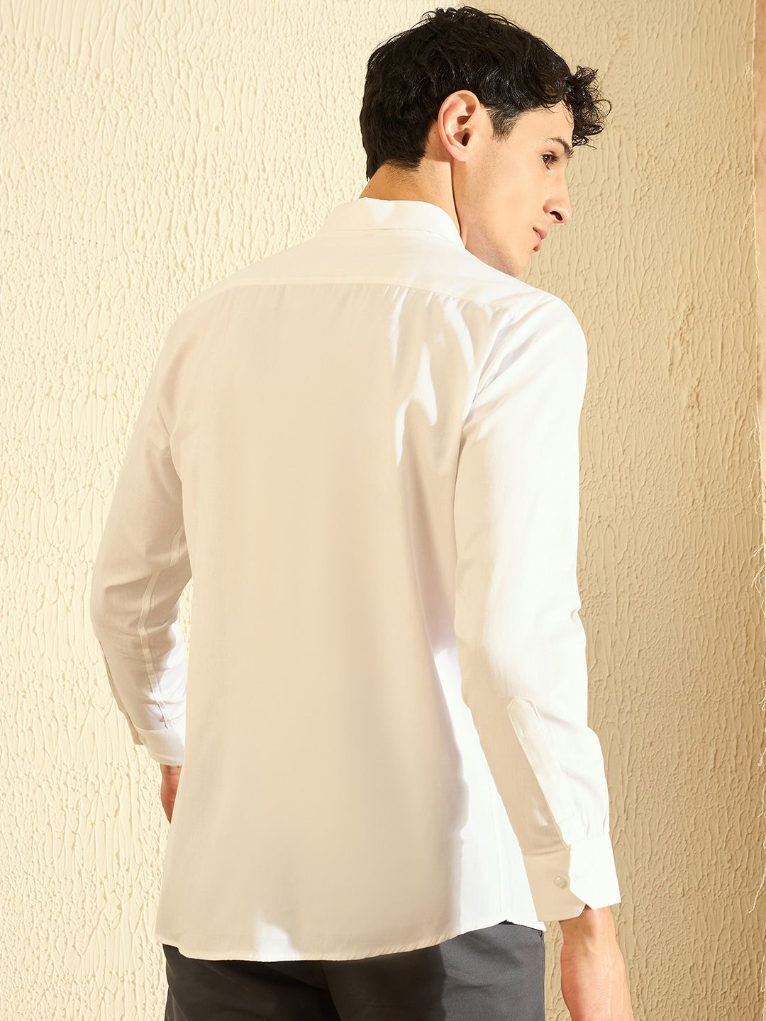 DENNISON Men White Comfort Fit Solid Formal Shirt