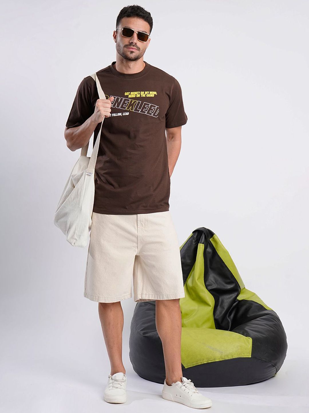 Bene Kleed Men Ecru Relaxed Fit Denim Shorts