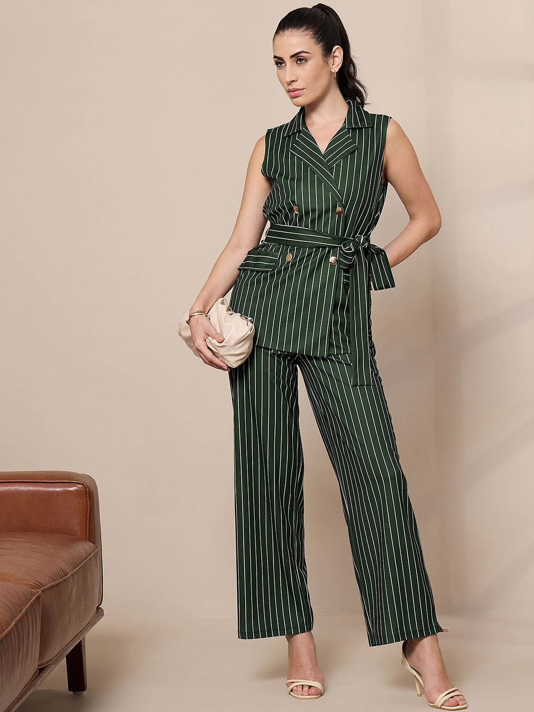 Sassafras worklyf menegak bersalut berselaput lengan tanpa lengan depan tali pinggang depan blazer