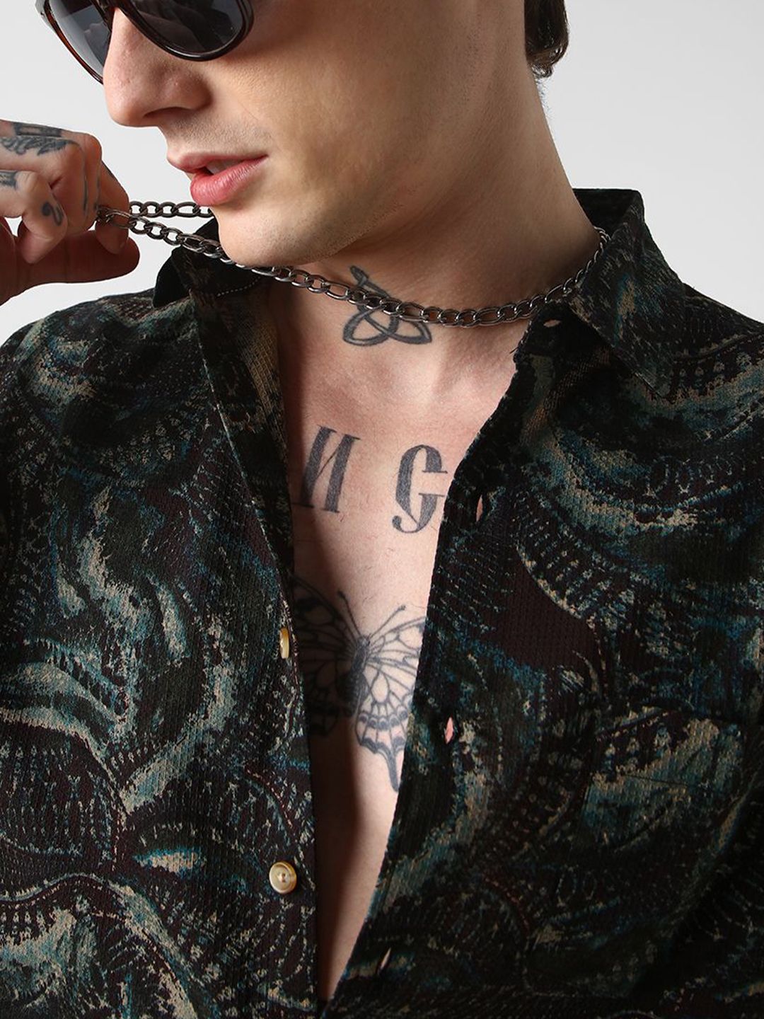 VASTRADO Men Classic Slim Fit Floral Opaque Printed Casual Shirt