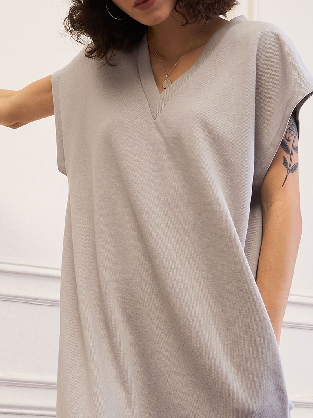 SASSAFRAS Women Midi V-Neck Sweater Dress