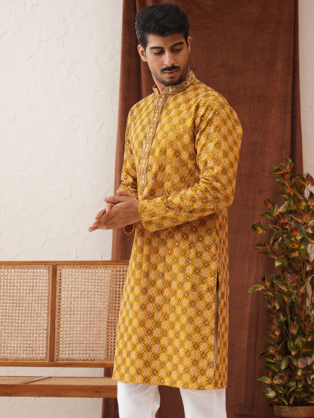 Jompers Men Geometric Embroidered Sequinned Kurta