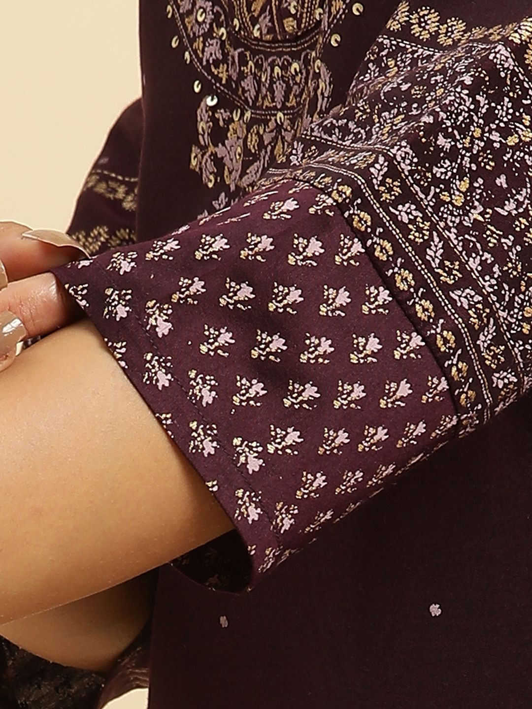 W Geometric Yoke Design Mirror Work Straight Kurta