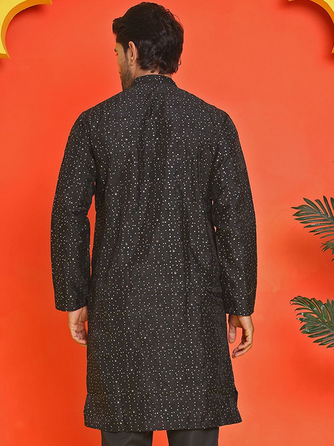Jompers Men Geometric Embroidered Mirror Work Kurta