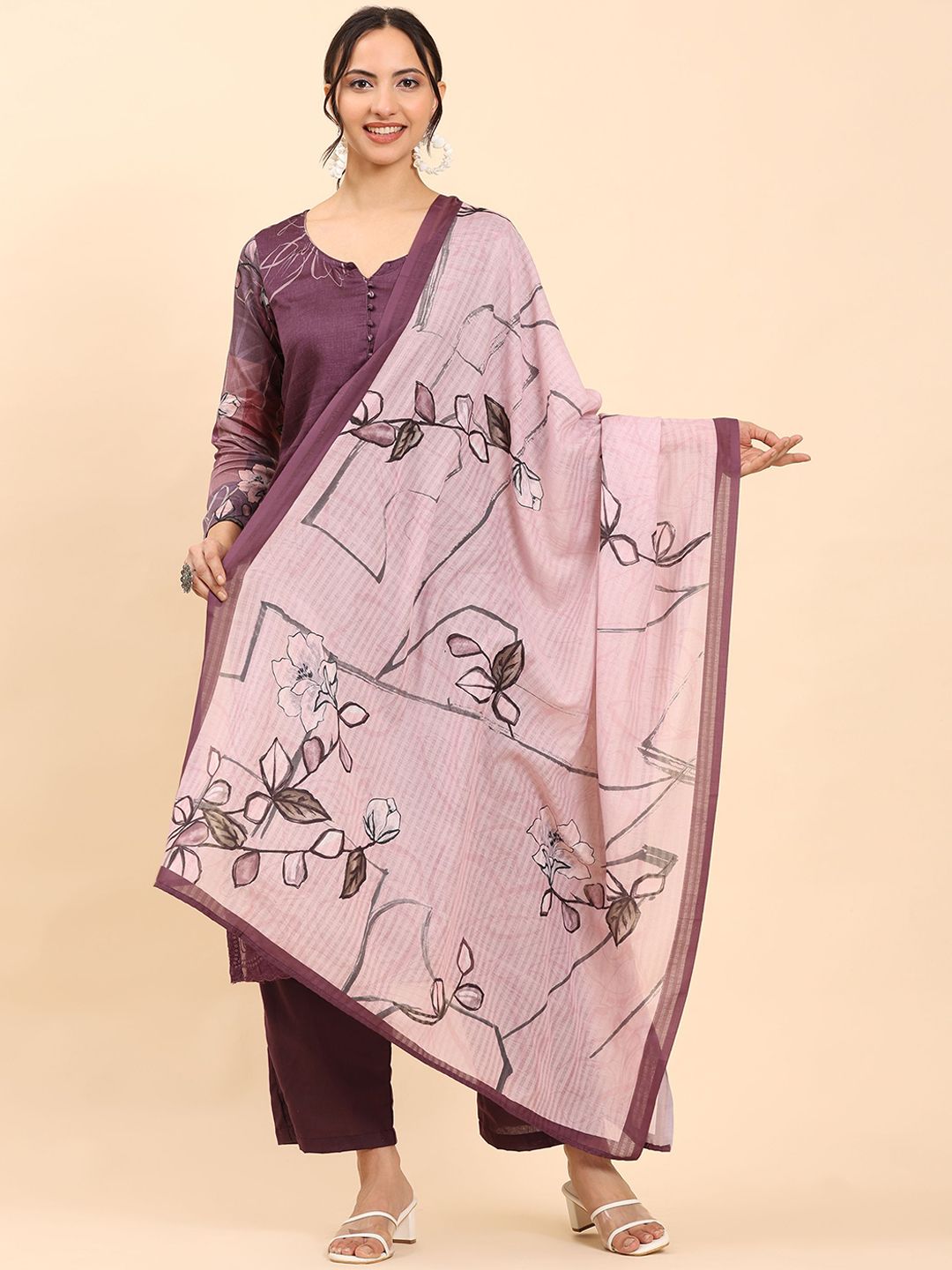 Mamicha Women Floral Printed Thread Work Kurta