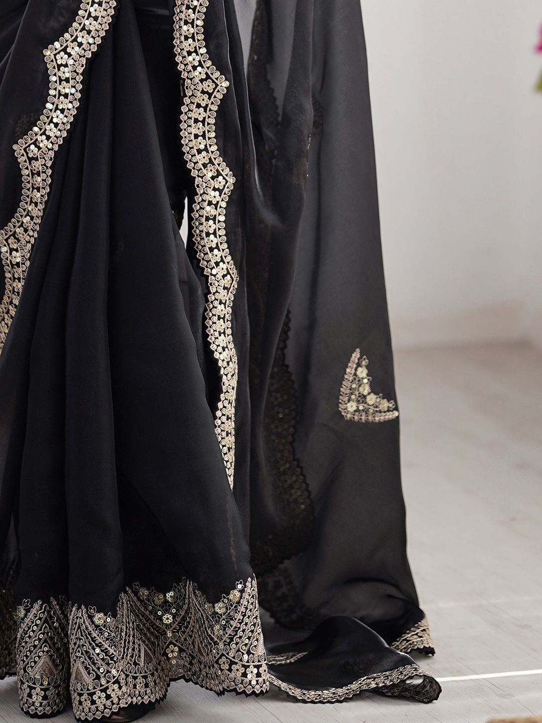 Saree mall Embellished Sequinned Organza Sarees