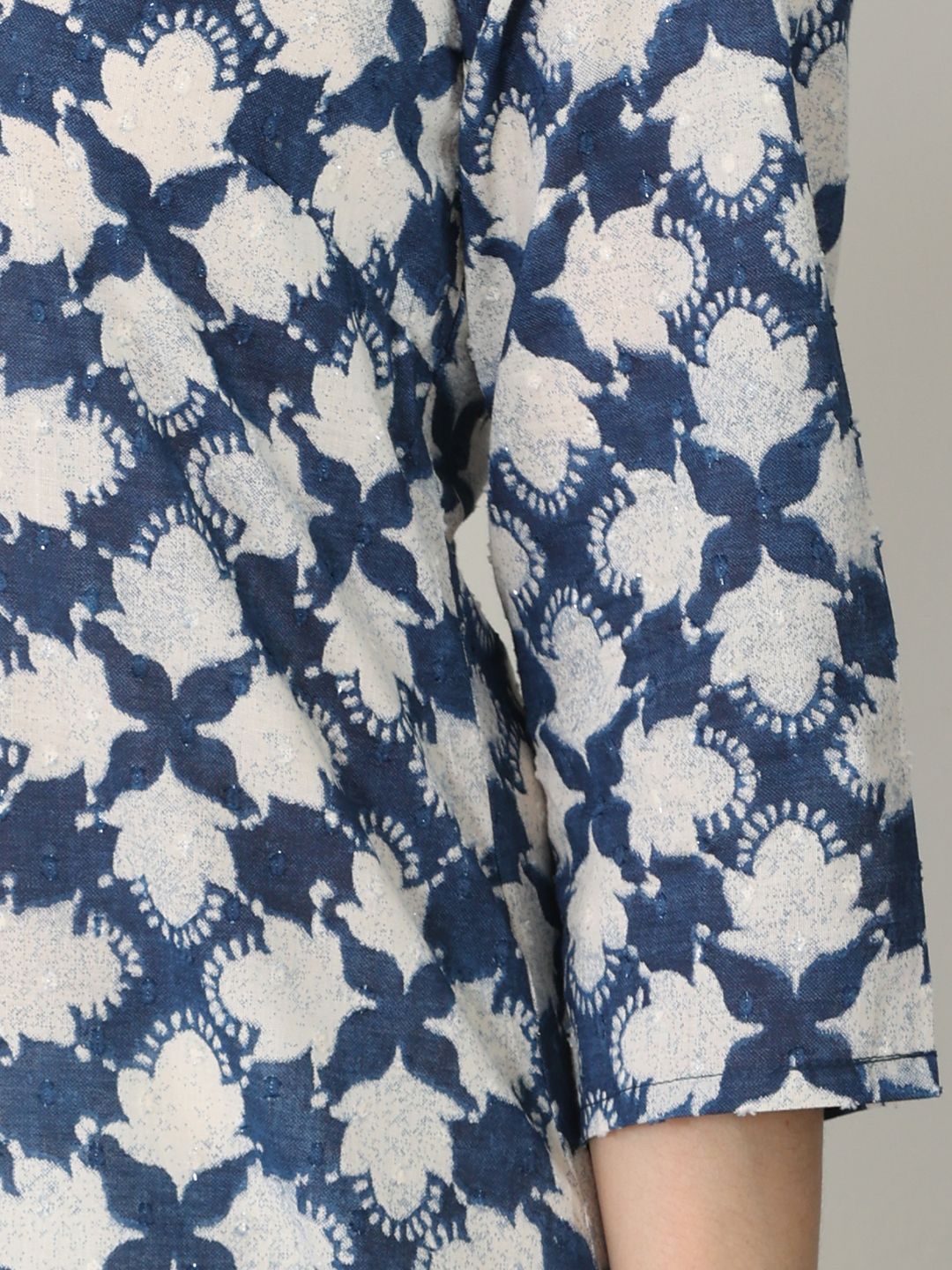 W Women Geometric Flared Sleeves Kurta