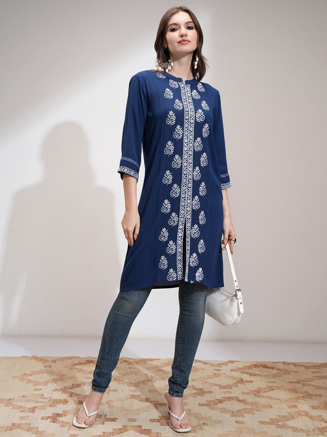 Vishudh Women Embroide Mandarin Collar Tunic