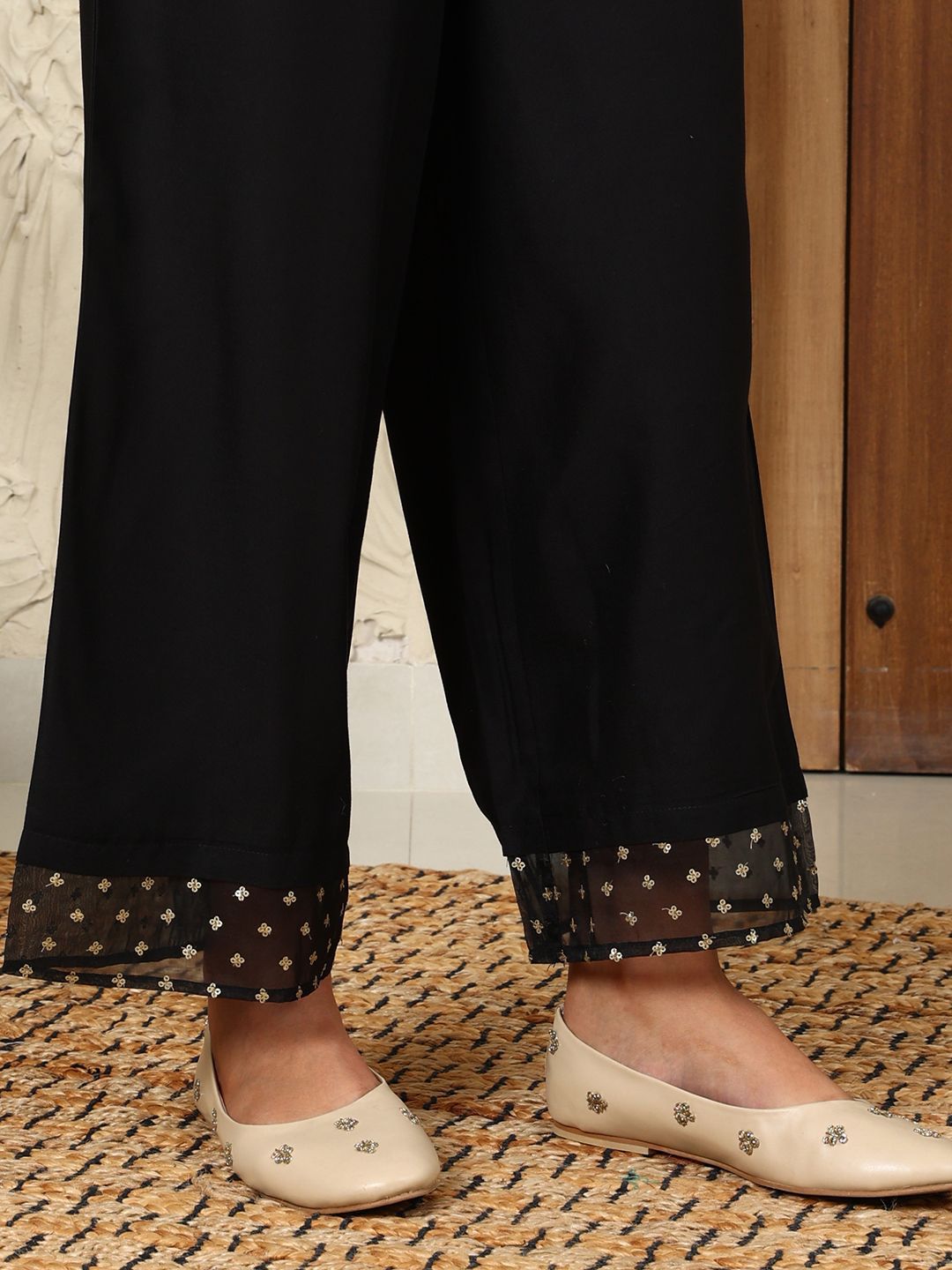 W Women Solid Casual Trousers