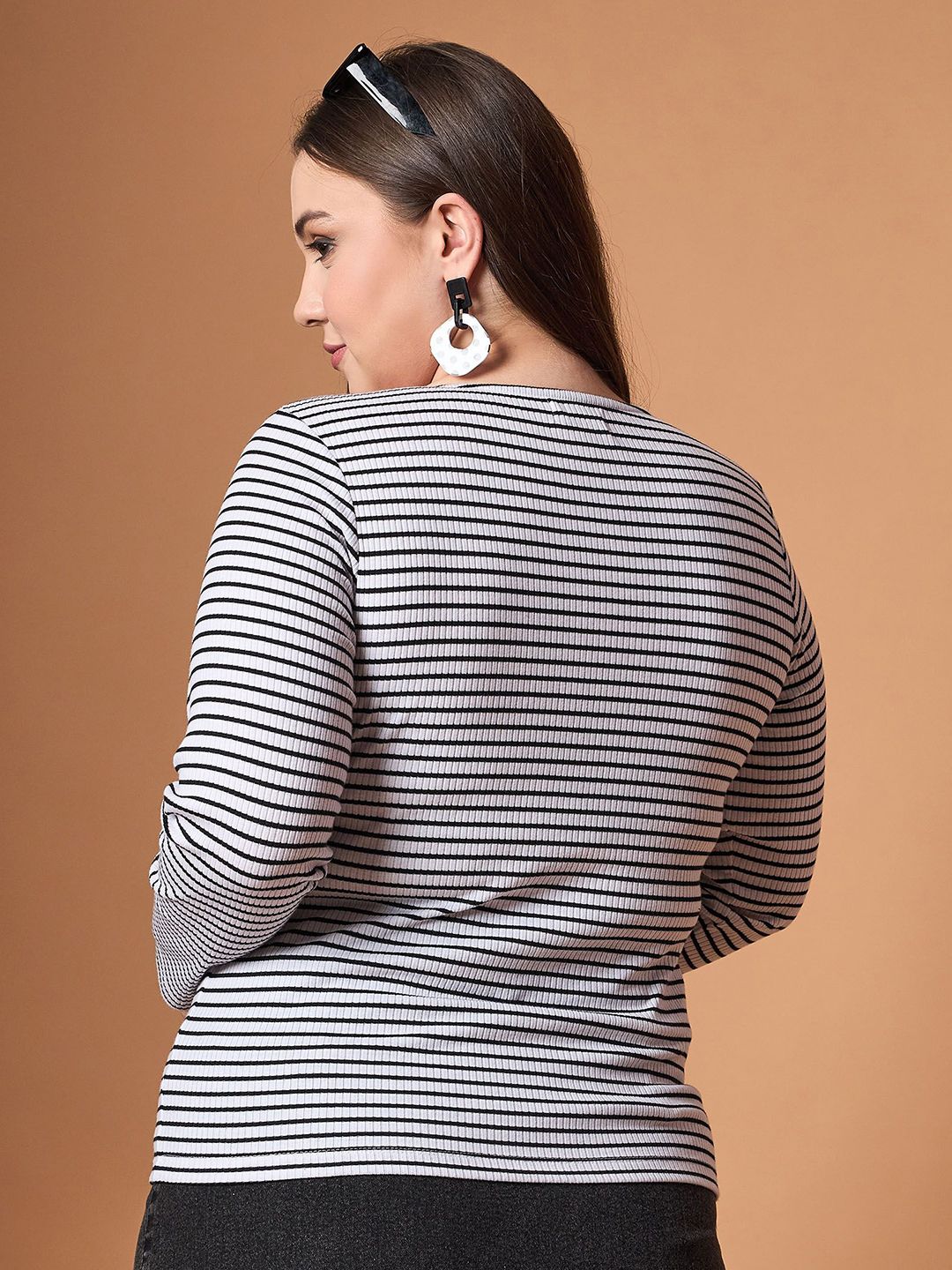 SASSAFRAS Curve Striped Sweetheart Neck Slit Sleeve Top