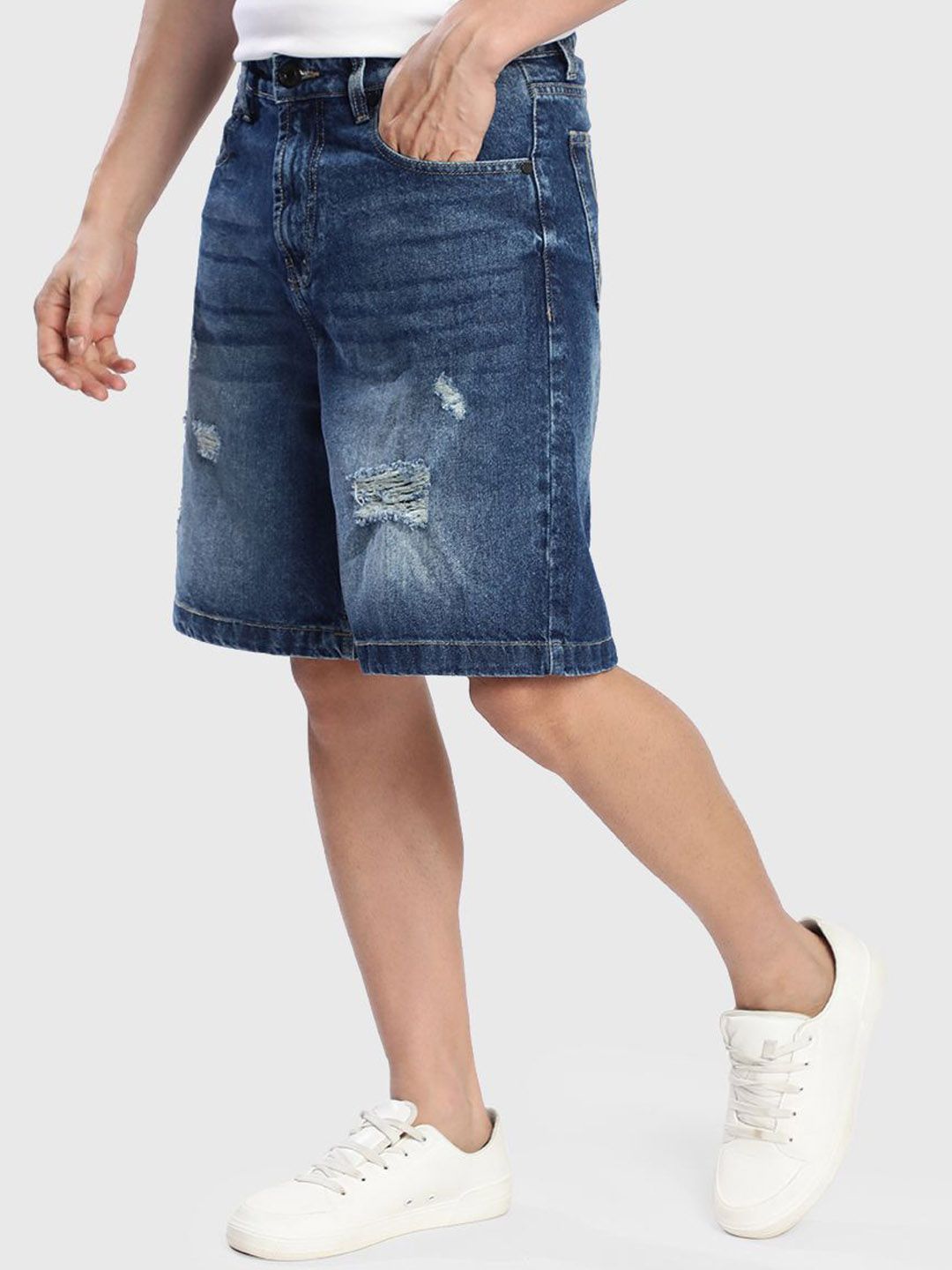 Bene Kleed Men Relaxed Fit Distressed Denim Shorts
