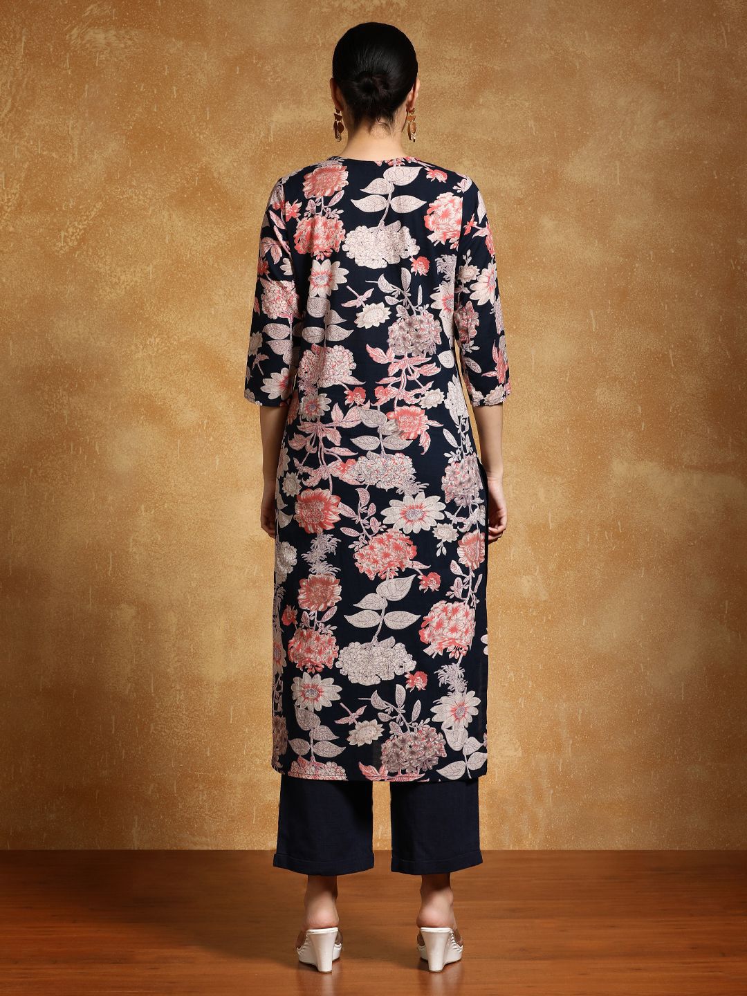 Varanga Women Floral Printed Floral Kurta