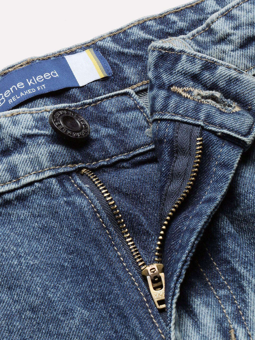 Bene Kleed Men Relaxed Distressed Denim Shorts