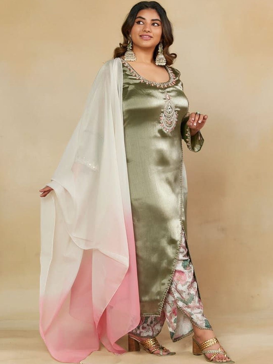 Mamicha Wanita Motif Etnik Bersulam Manik Biasa dan Batu Kurta dengan Seluar & Dengan Dupatta