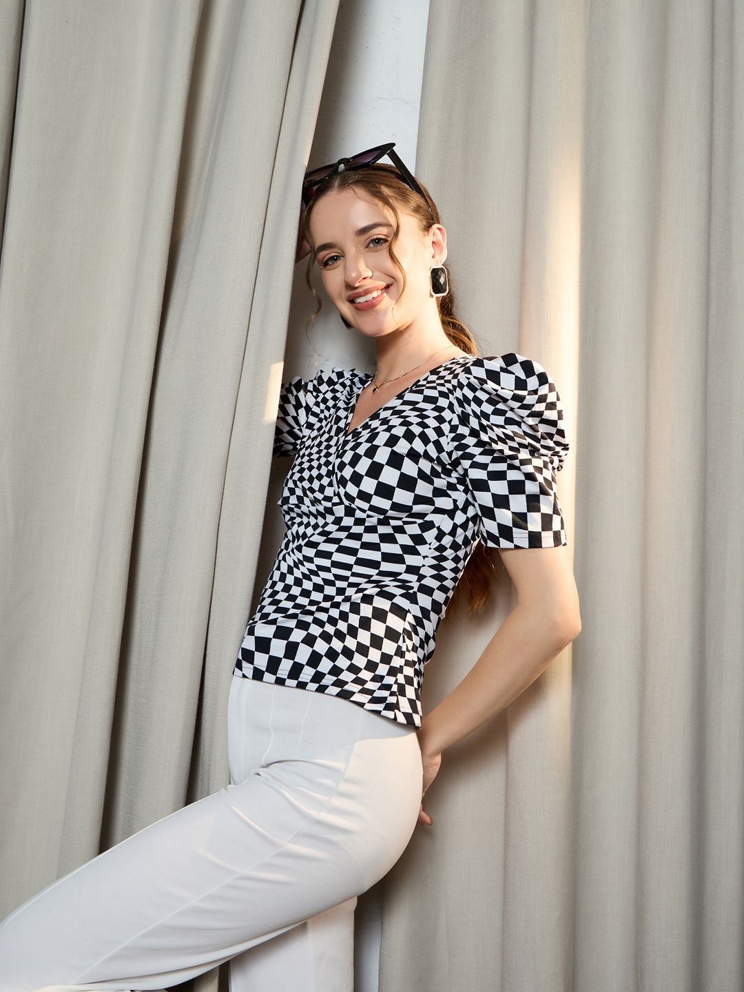 Berrylush Women Checked V-Neck Monochrome Top