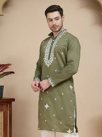 Jompers Men Geometric Embroidered Mirror Work Kurta