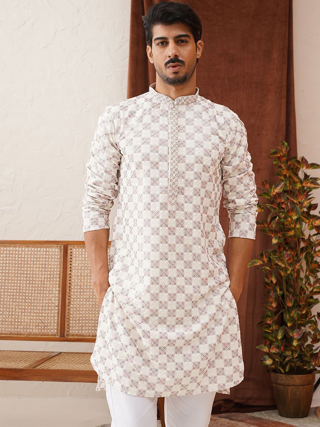 Jompers Men Geometric Embroidered Sequinned Kurta