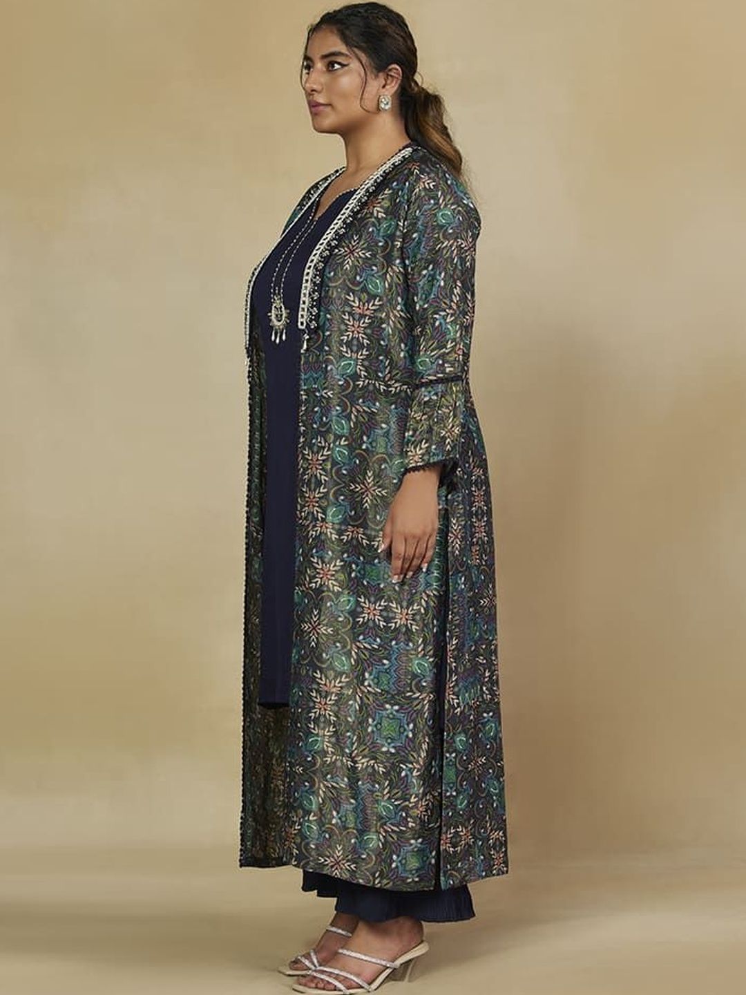 Mamicha Printed V-Neck Top With Shrug & Trousers Co-Ords Set