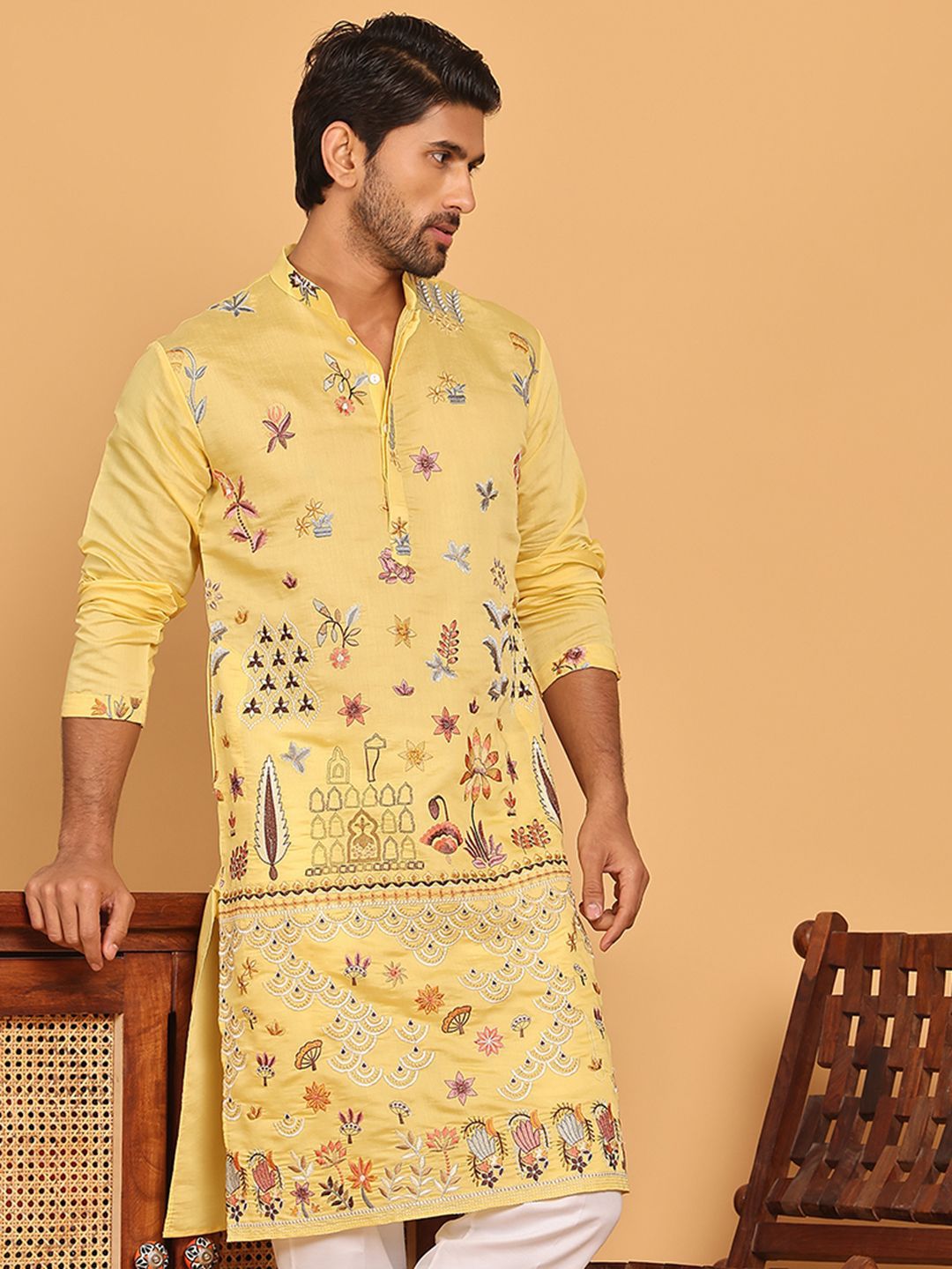 Jompers Men Floral Embroidered Mandarin Collar Sequins Straight Kurta