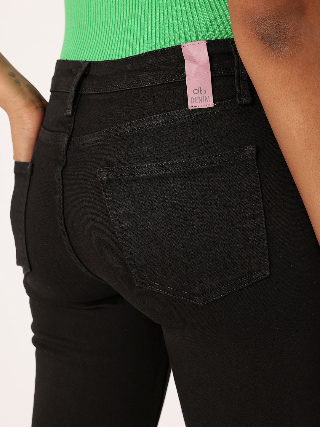 DressBerry Women Classic Vibe Skinny Fit Stretchable Cropped Frayed Jeans