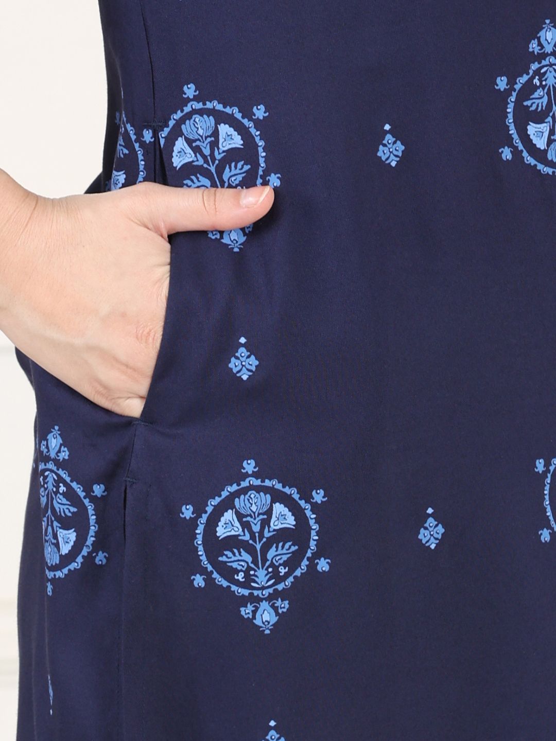 W Women Floral Embroidered Flared Sleeves Sequinned Kurta