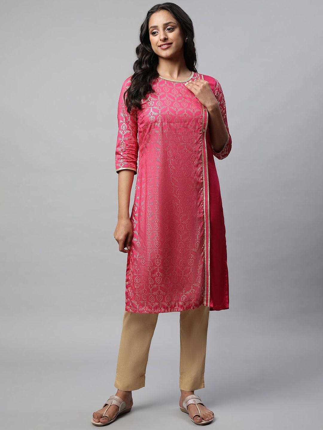 AURELIA Women Geometric Printed Sequinned Kurta