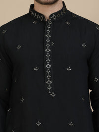 Jompers Men Floral Embroidered Chikankari Kurta With Dupatta