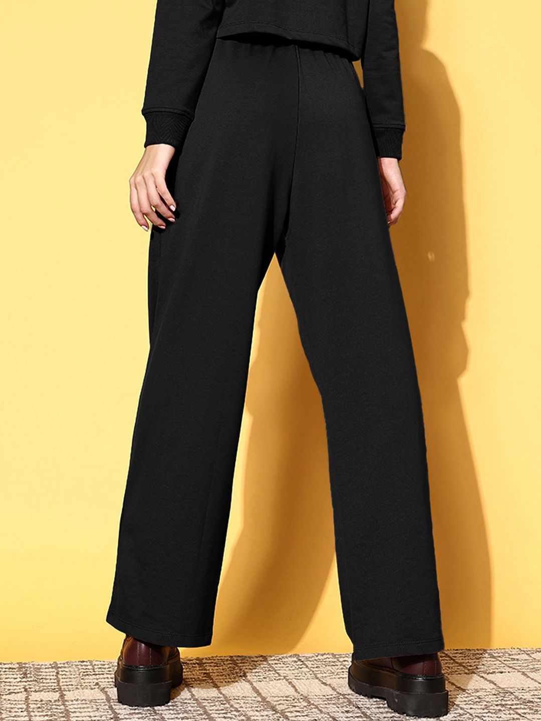 SASSAFRAS Womens Mid-Rise Track Pants