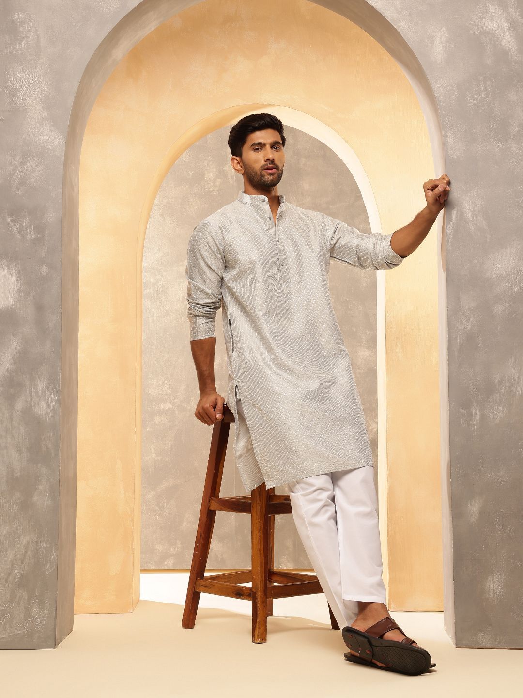 Anouk Geometric Embroidered Band Collar Thread Work Straight Cotton Silk Kurta