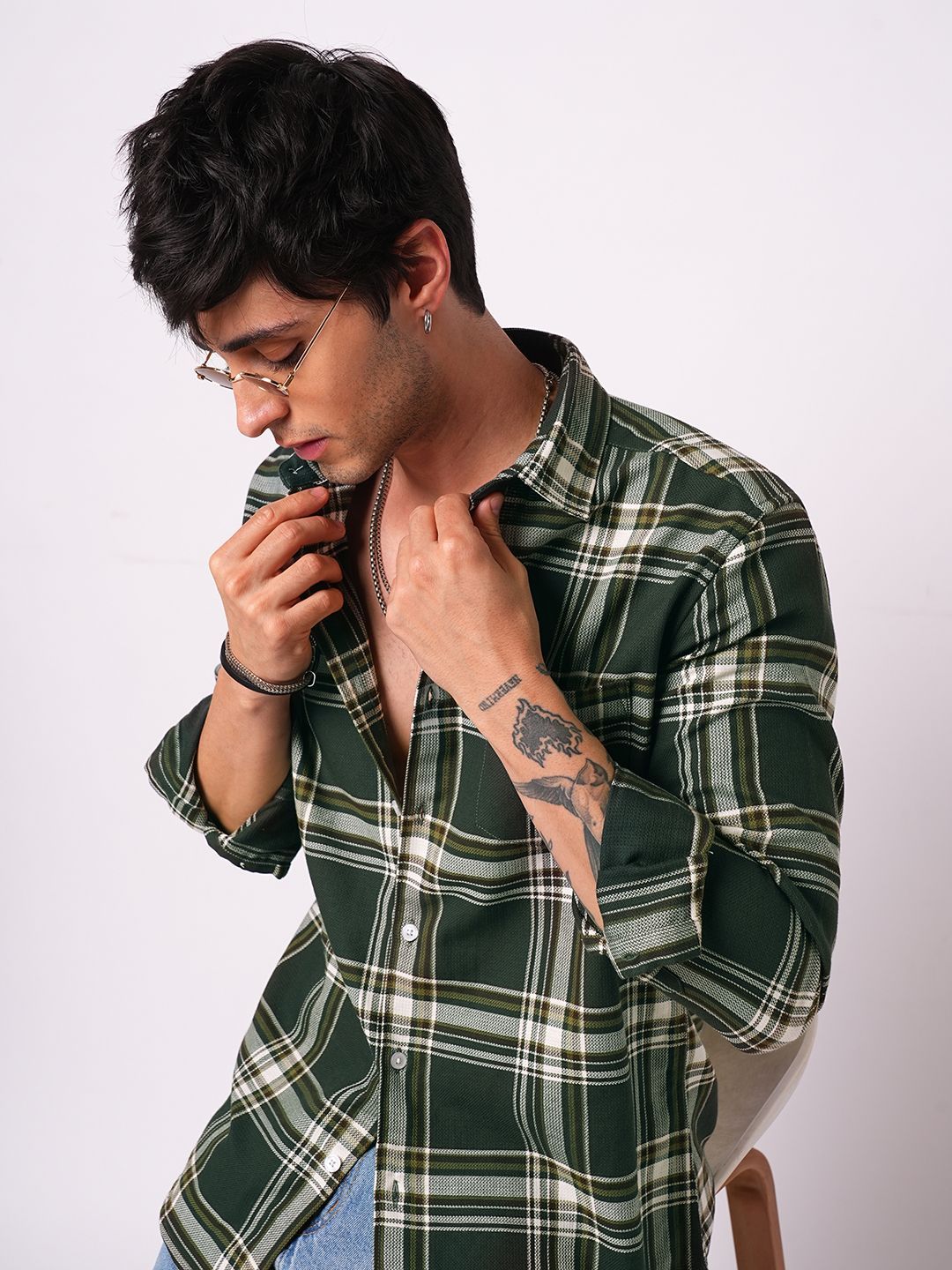 VASTRADO Classic Evergreen Broad Checked Slim Fit Pure Cotton Casual Shirt