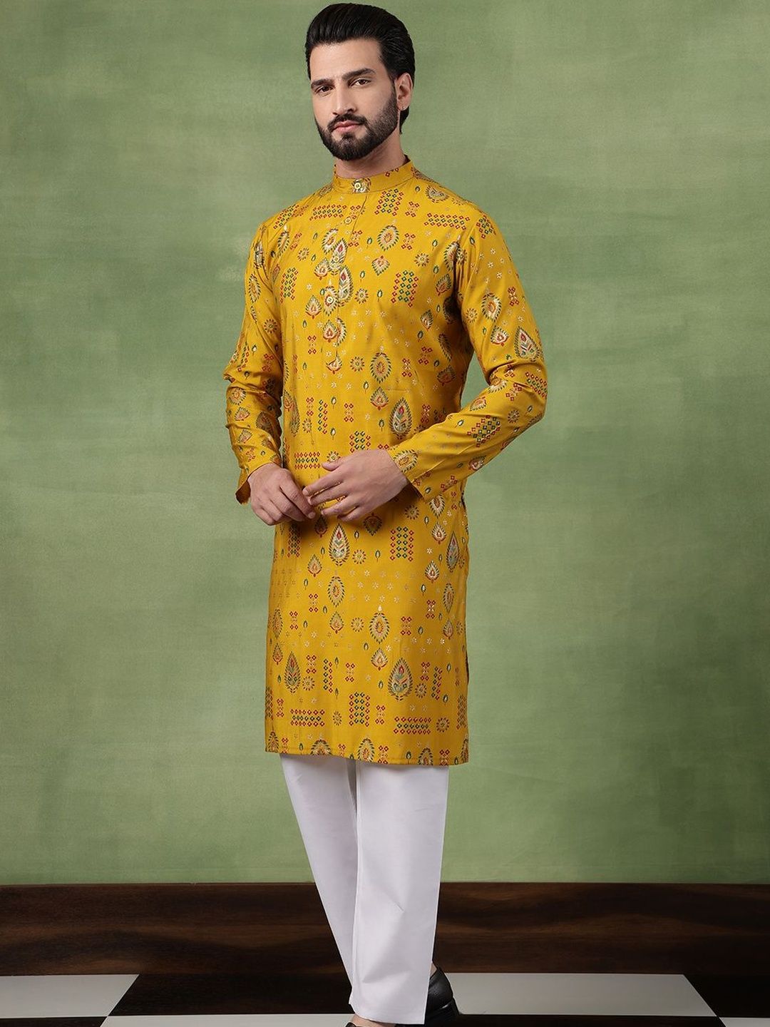 SOJANYA Men Bandhani Printed Kurta