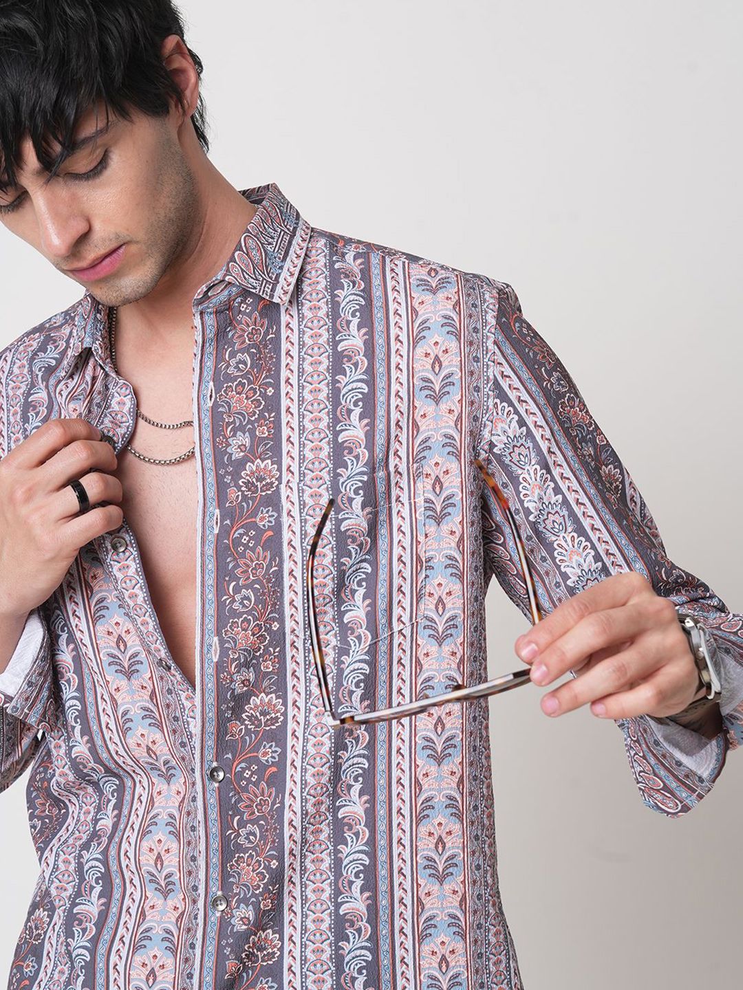 VASTRADO Men Classic Slim Fit Opaque Printed Casual Shirt