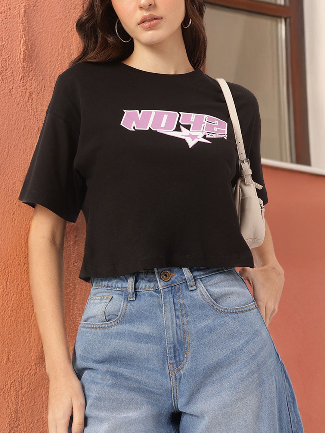 DressBerry Comfortable & Trendy Printed Crop Tee