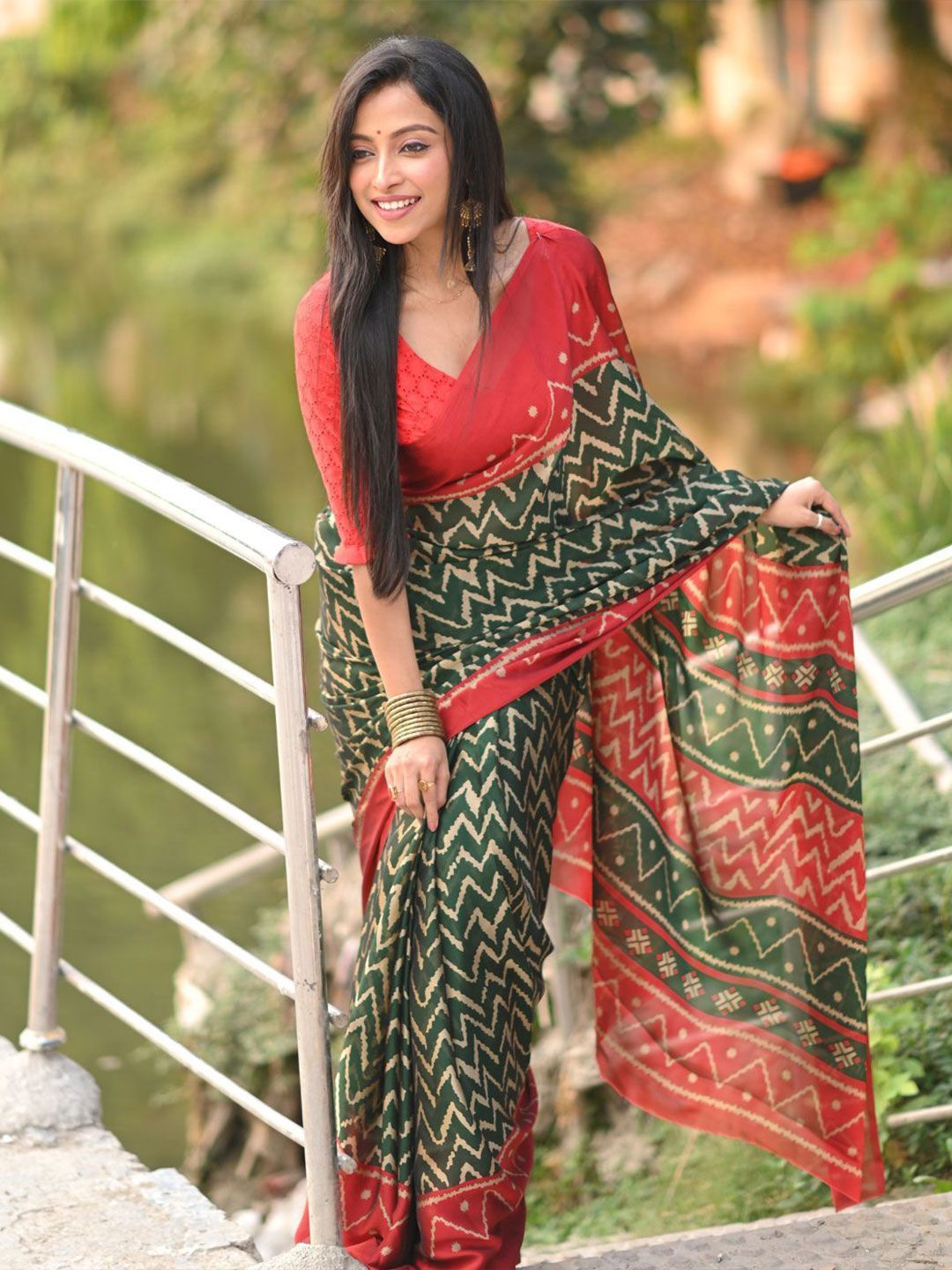 KALINI Printed Saree With Blouse Piece