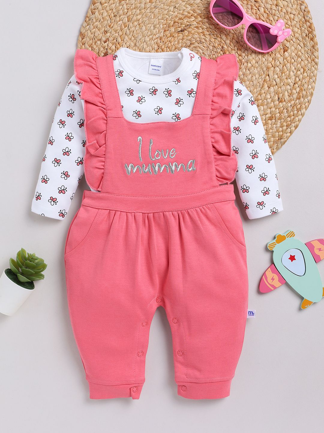 Moms Love Infants Girls Cotton Ruffled Dungarees with T-shirt