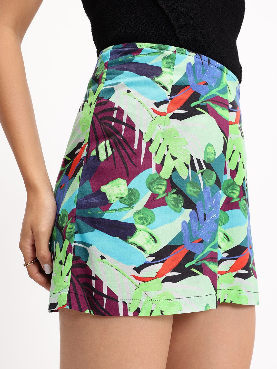 DressBerry Tropical Tease Printed Shorts