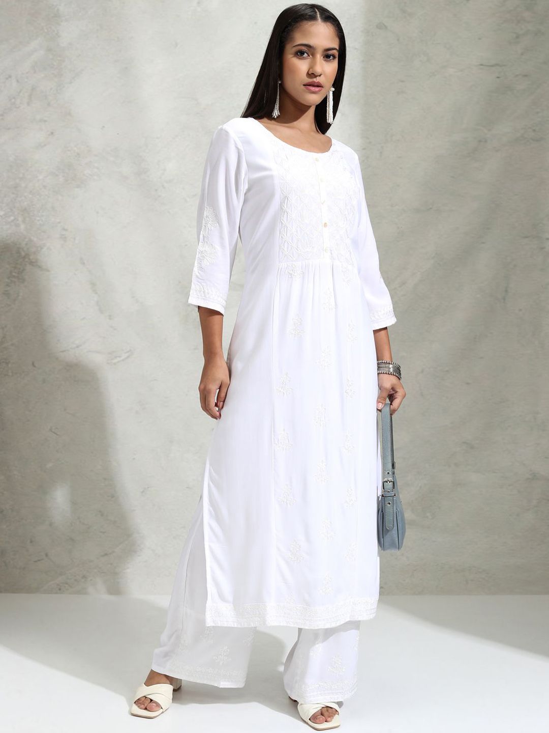 Vishudh White Floral Embroidered Thread Work Straight Kurta With Palazzos