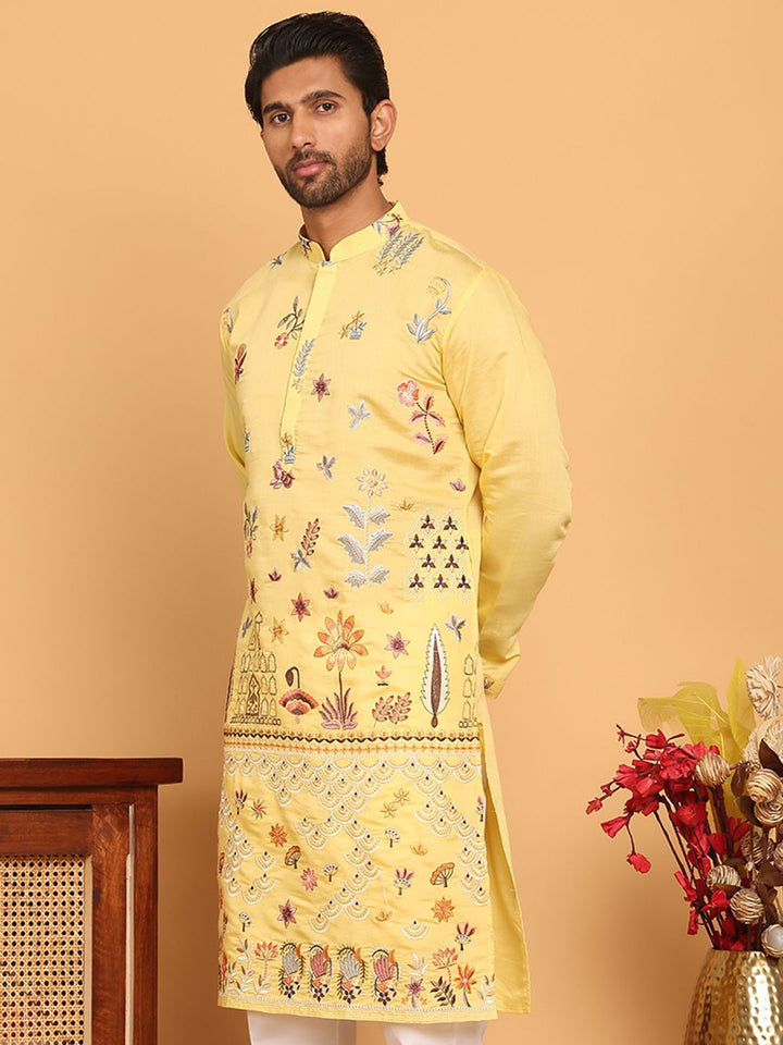 Jompers Men Floral Embroidered Mandarin Collar Sequins Straight Kurta