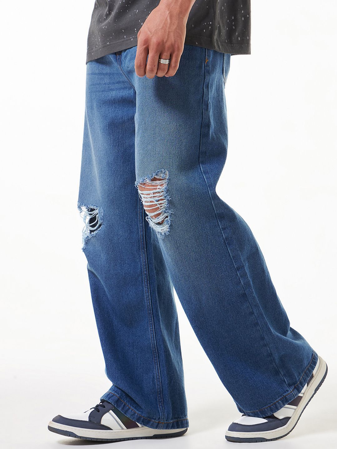 Bewakoof Men Baggy High-Rise Distressed Light Jeans