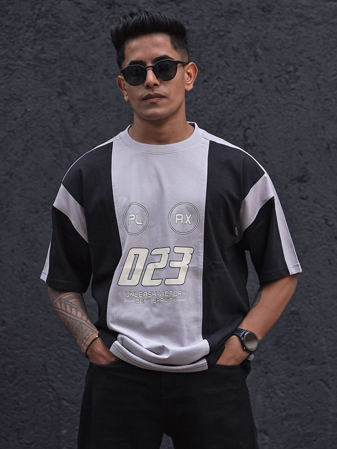 Powerlook Men Typography Colourblocked Drop-Shoulder Sleeves T-shirt