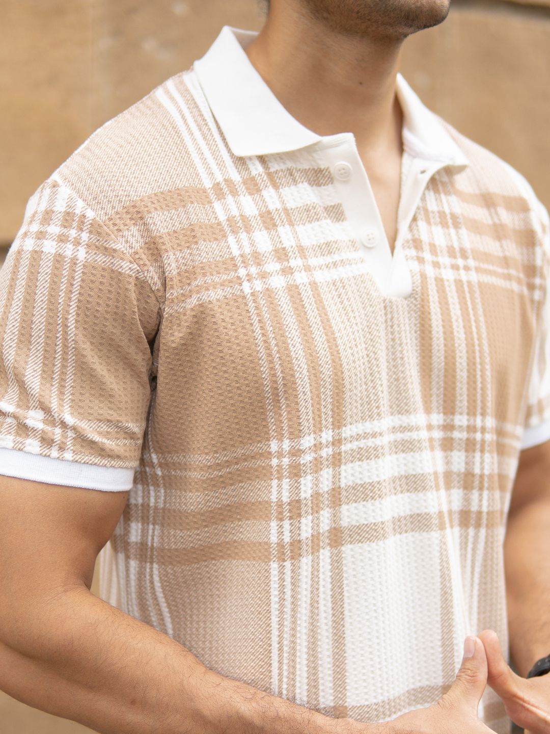 Powerlook Men Beige & White Checked Polo Collar T-shirt
