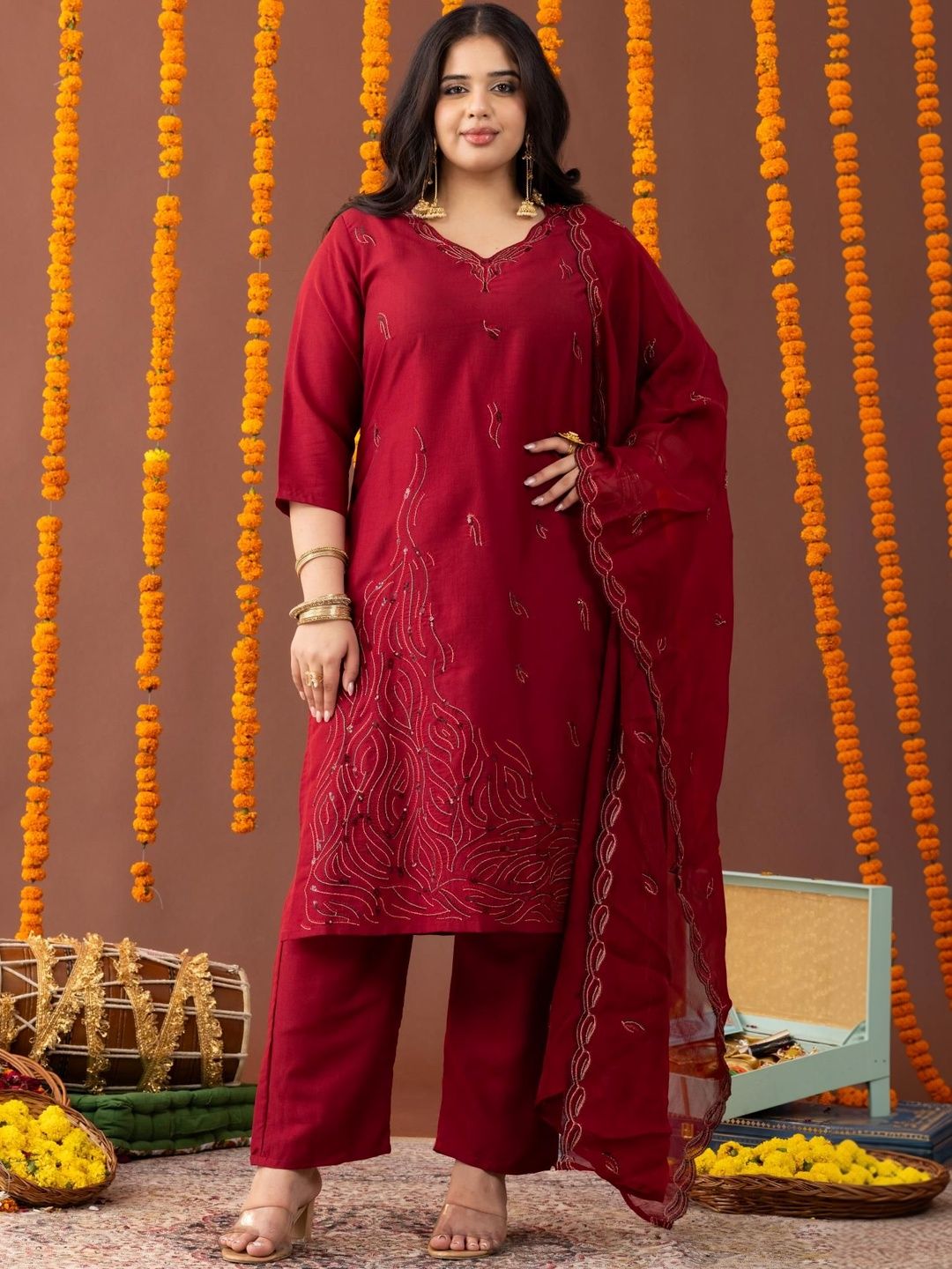 Mamicha Floral Embroidered Regular Kurta & Trousers With Dupatta