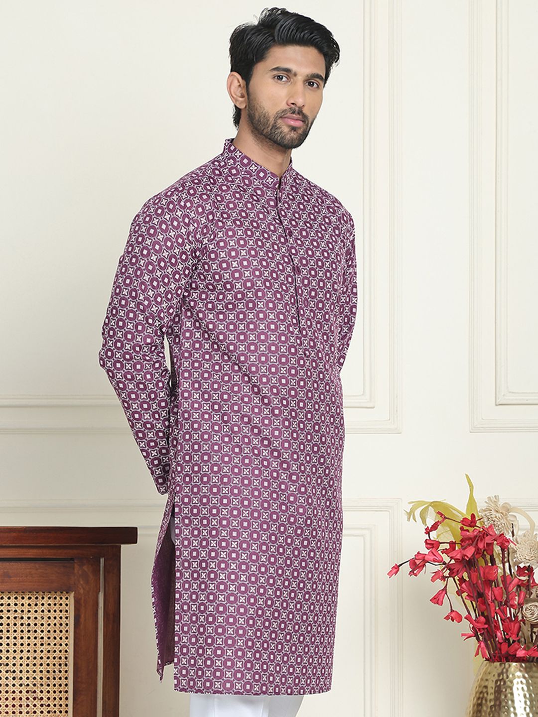 Jompers Floral Embroidered Mandarin Collar Silk Straight Kurta
