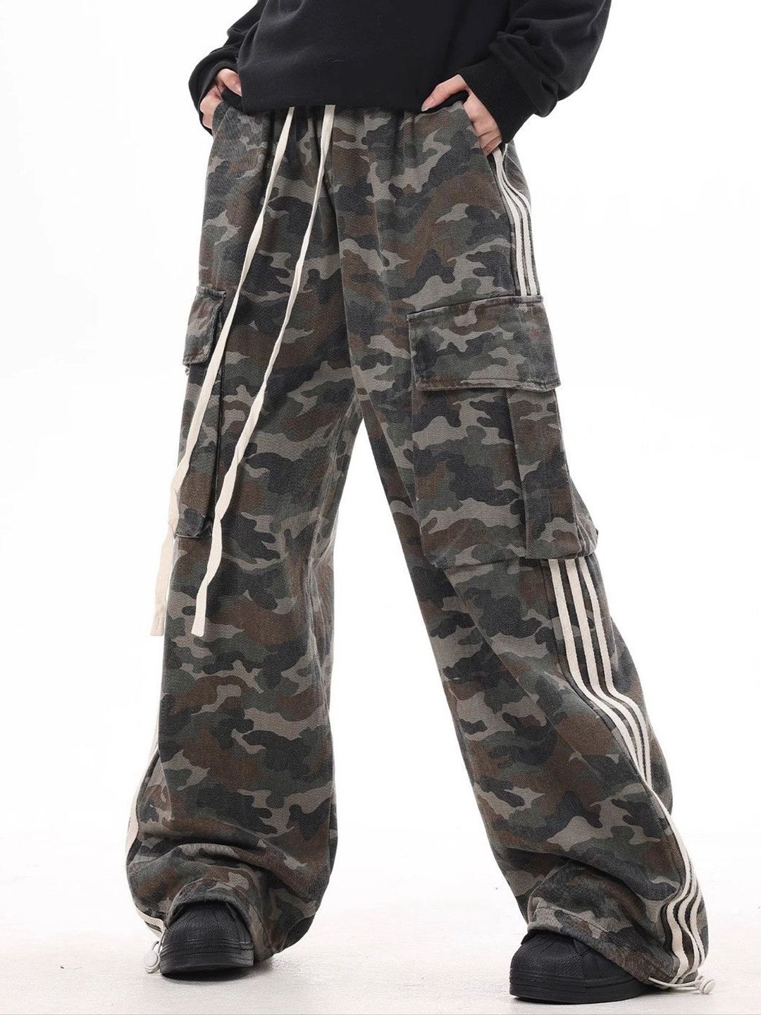 DressBerry Women Camouflage Printed Cargos Trousers