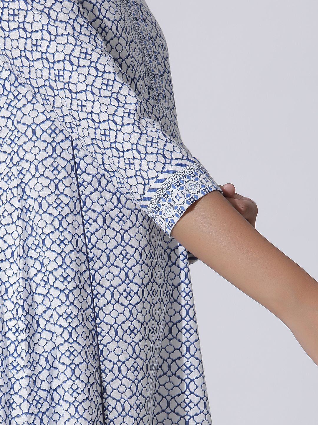 W Ethnic Motifs Printed Pure Cotton Straight Kurta