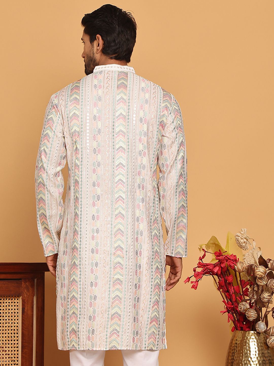 Jompers Men Embroidered Sequins Straight Kurta