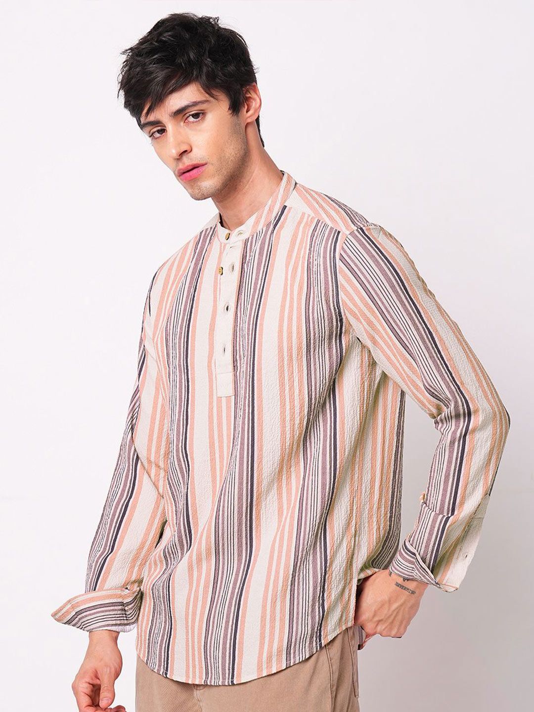 VASTRADO Men Crinkled Striped Kurta