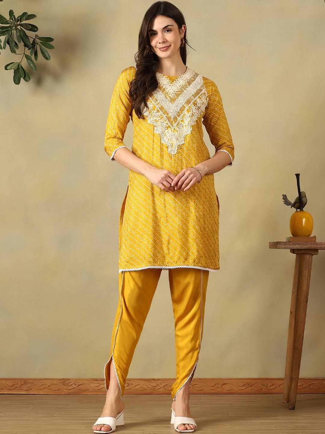 Mamicha Women Leheriya Dyed Regular Thread Work Kurta with Dhoti Pants