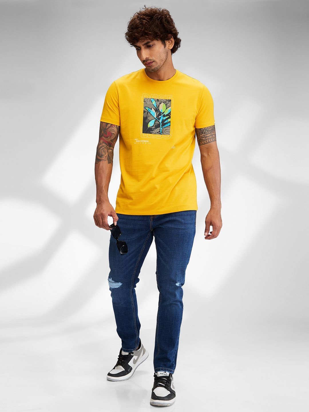 SPYKAR Men Applique Slim Fit T-shirt