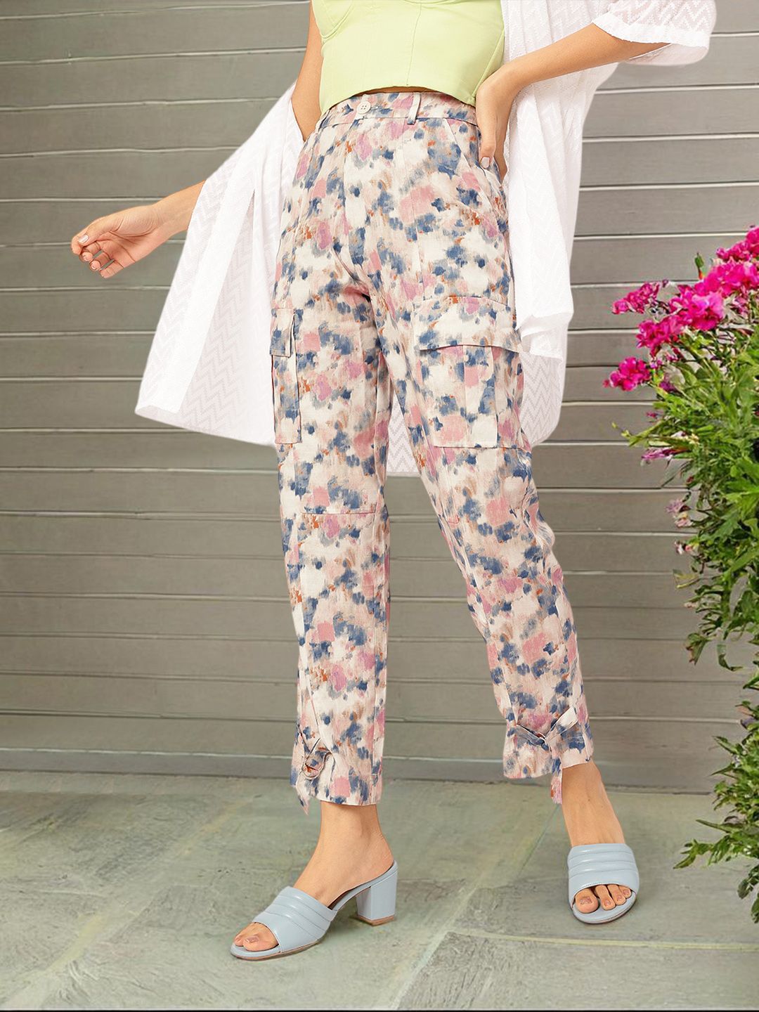 DressBerry Women Graffiti Glam Printed Cargo-Style Trousers